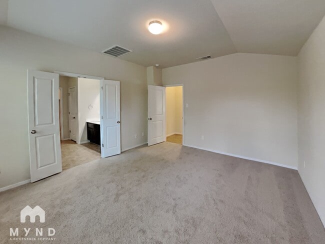 Building Photo - 20216 Boggy Ford Rd