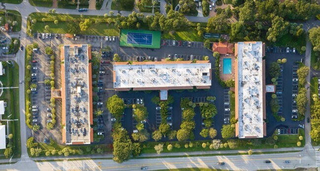 Building Photo - 950 Ponce De Leon Rd