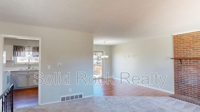 Building Photo - 6505 Wicklow Cir E