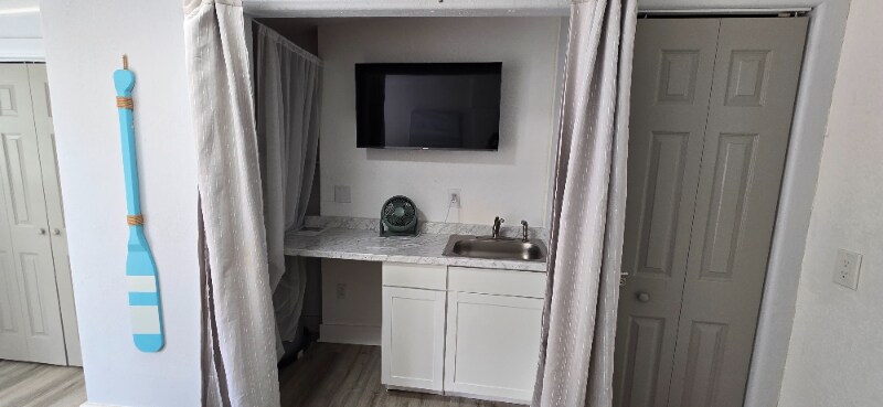 Building Photo - 4616 22nd Ave S