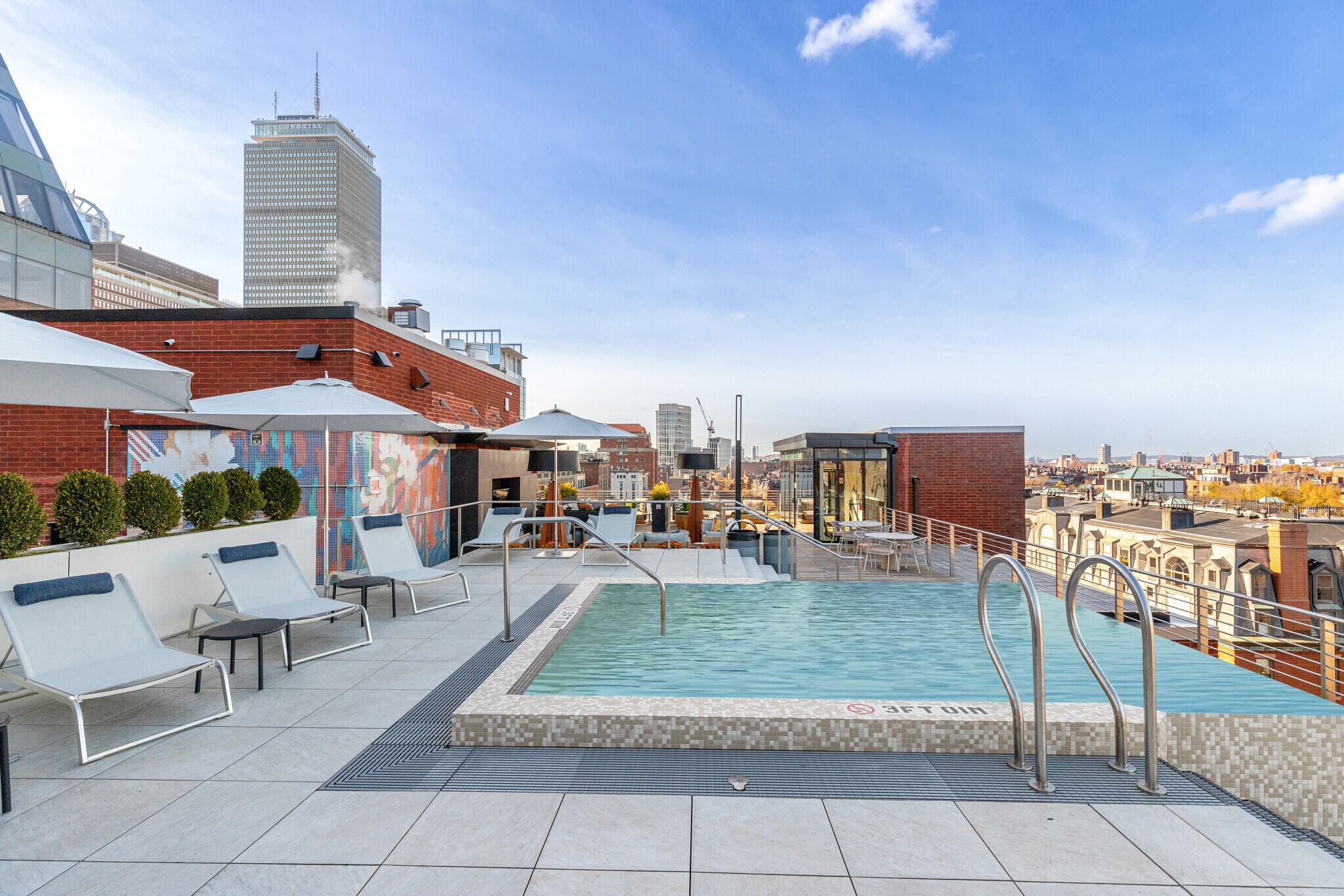 Building Photo - 17 Exeter St