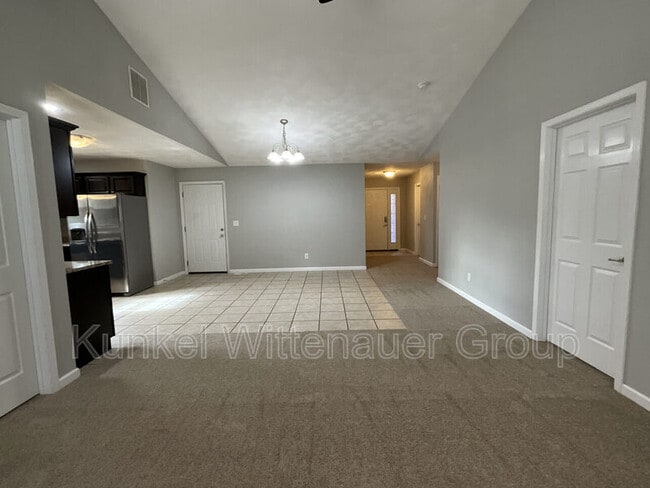 Building Photo - 47 Oak Pointe Cir