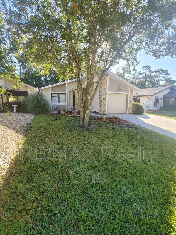 Primary Photo - 25 Dogwood Dr