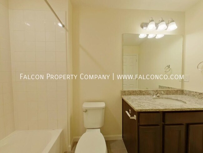 Building Photo - Extraordinary Townhome in Victory Ridge! -...