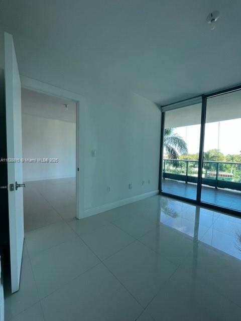 Building Photo - 900 Biscayne Blvd