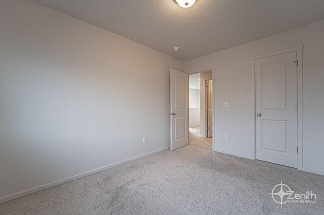 Building Photo - 2018 S Taverner Dr