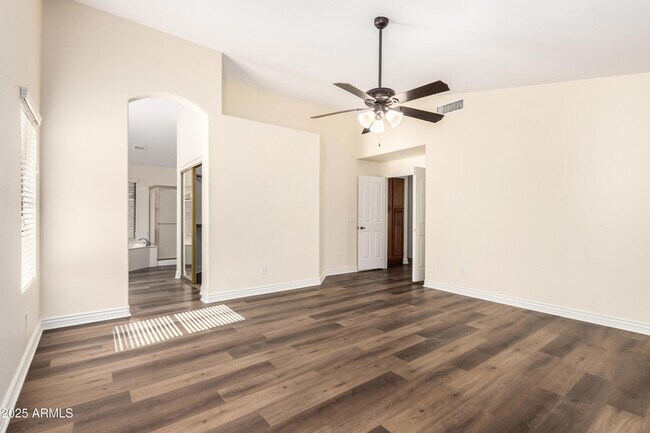 Building Photo - 1517 W Islandia Dr