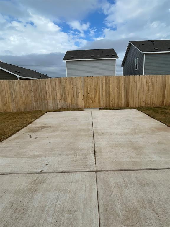 Building Photo - 1121 Largemouth Ln