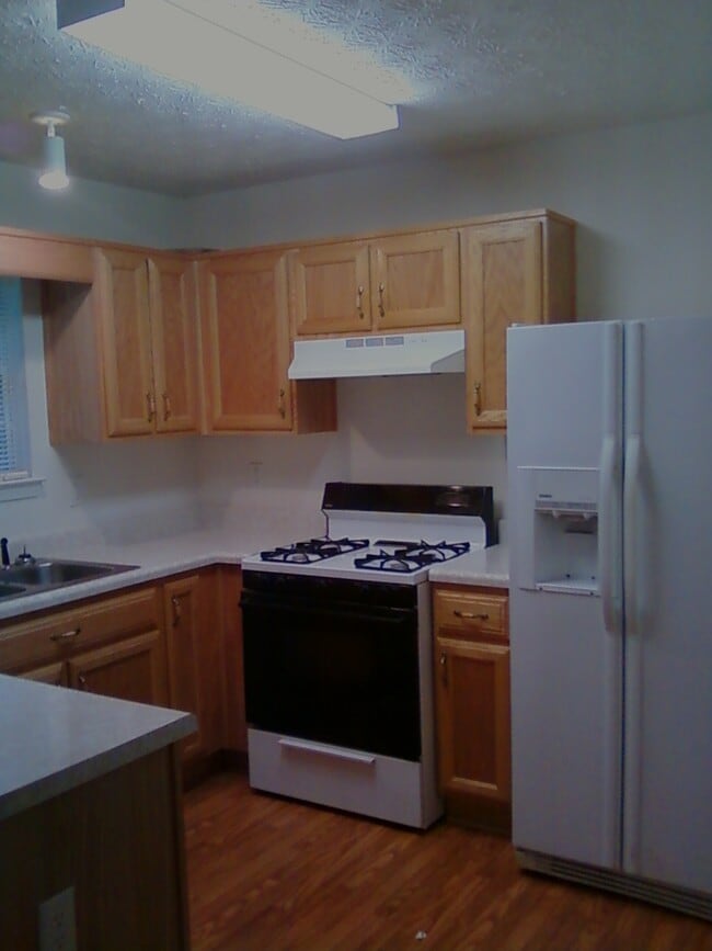 Building Photo - 3035 Fields Dr