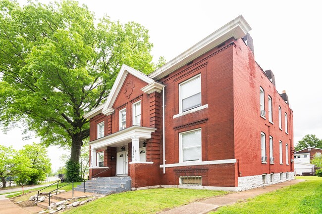 Building Photo - 6126 Vermont Ave