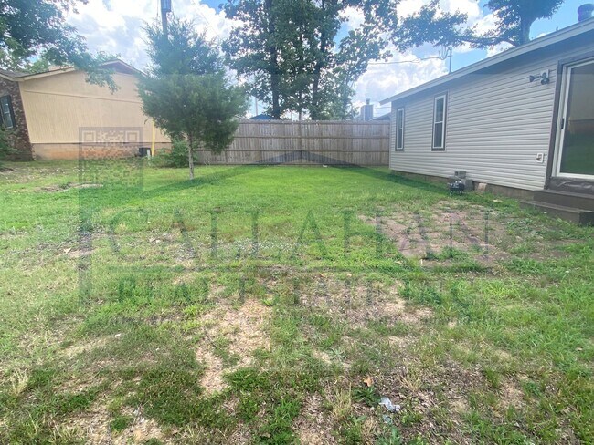 Building Photo - NLR 3 Bedroom Home