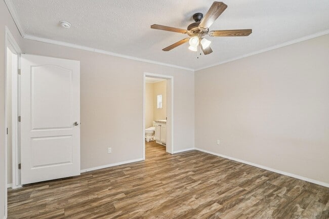 Building Photo - 4704 47th Ave