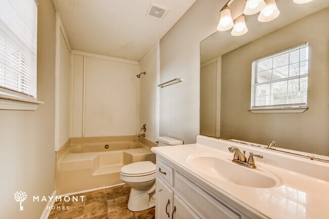 Building Photo - Montevallo Home, Ready for You