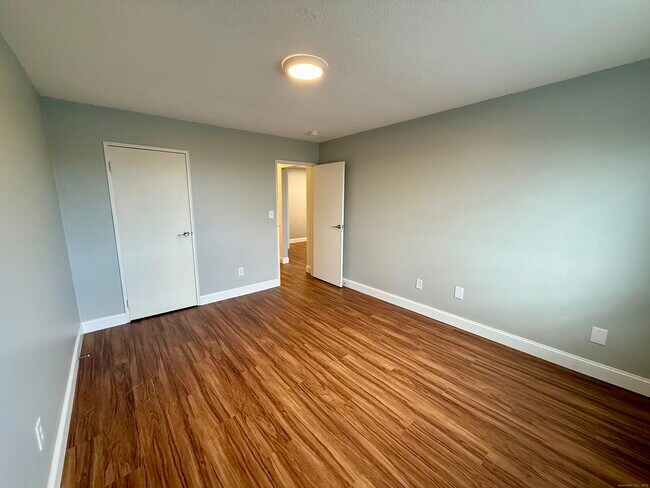 Building Photo - 1168 Main St