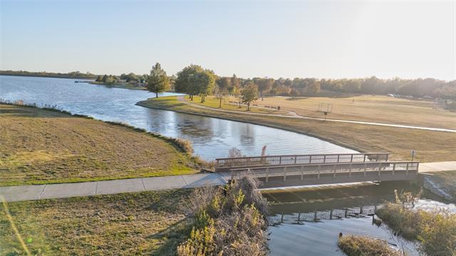 Building Photo - 2050 Lake Trail Dr