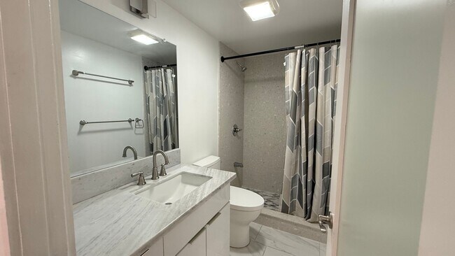 Building Photo - Iolani Terrace