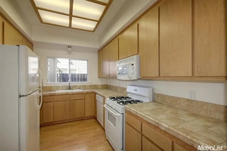 Building Photo - 3041 Woods Cir