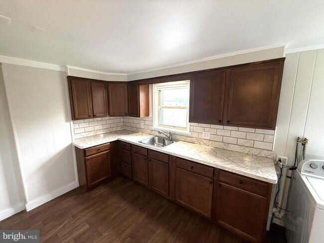 Building Photo - 266 W Ridge Pike