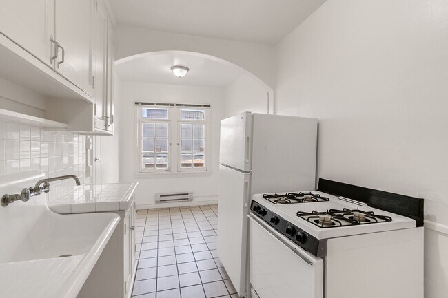 Building Photo - The Gardenia