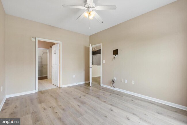 Building Photo - 12945 Centre Park Cir
