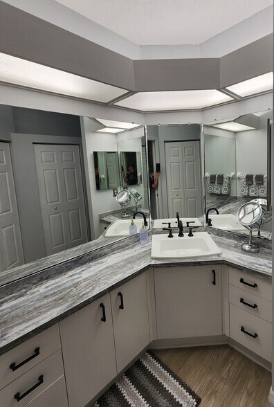 Building Photo - 7882 Sailboat Key Blvd S