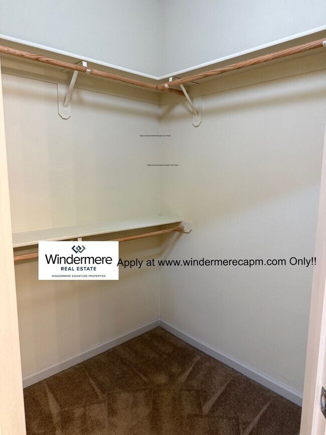 Building Photo - Absolute MUST See Condo In Immaculate Condition With Open Flowing Floor Plan!