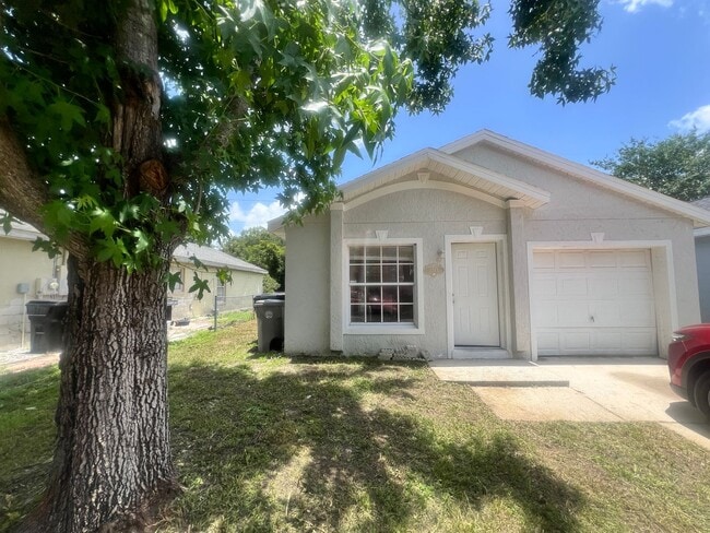 Primary Photo - Lovely 3 Bed / 2 Bath Home in Apopka Quiet...