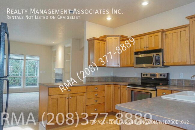 Building Photo - 2 Bedroom Townhouse in SE Boise off Broadw...