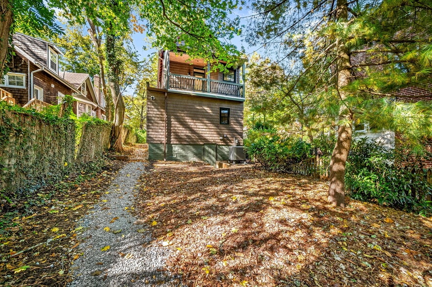 Enjoy your backyard and additional storage access - 4629 Keswick Rd