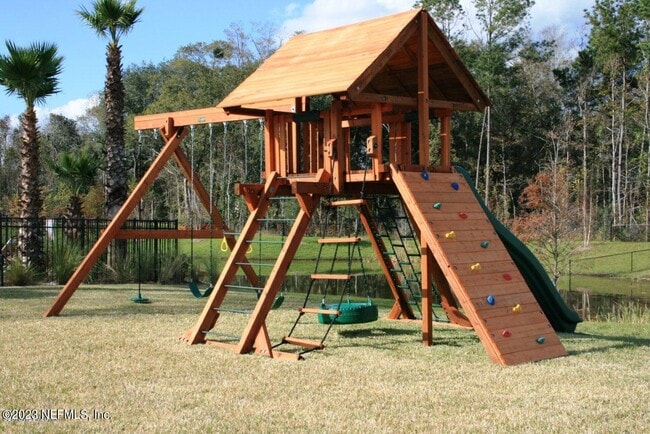 Building Photo - 12286 Black Walnut Ct