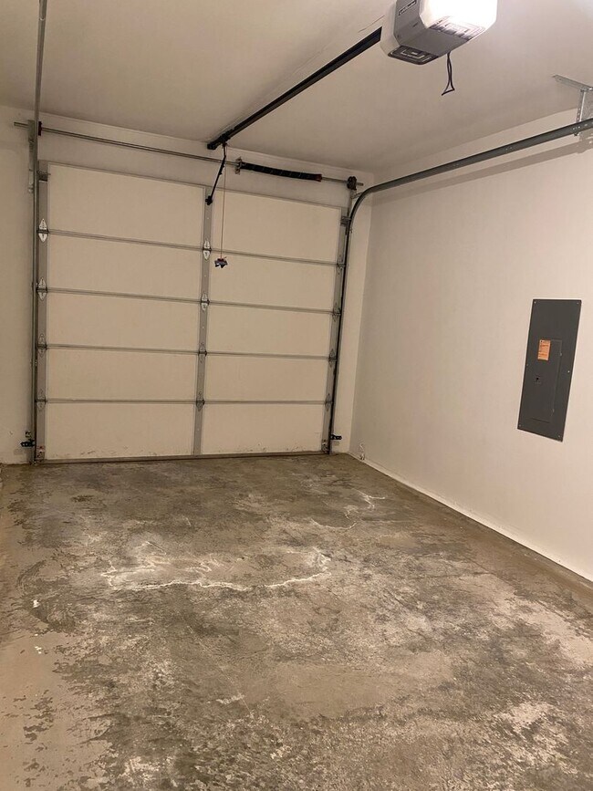 Building Photo - Apple Casitas Condominiums