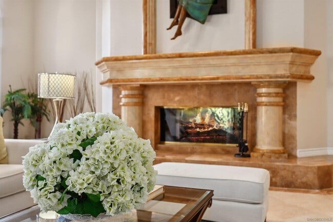 Building Photo - 459 Flores De Oro