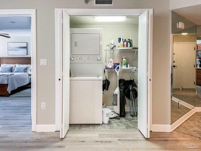 Building Photo - 106 Port Royal Way