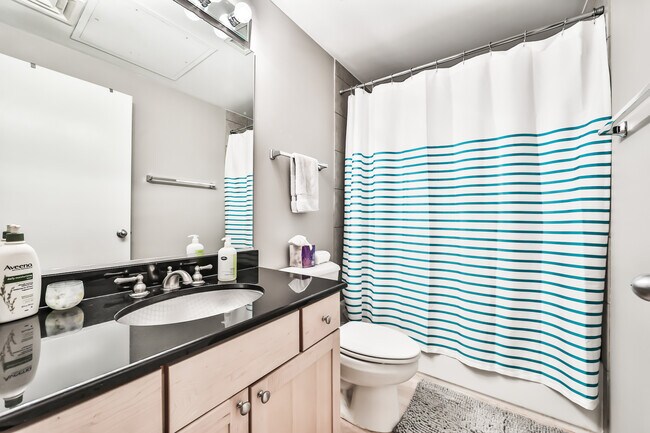 Building Photo - 71 Lower Wacker Dr