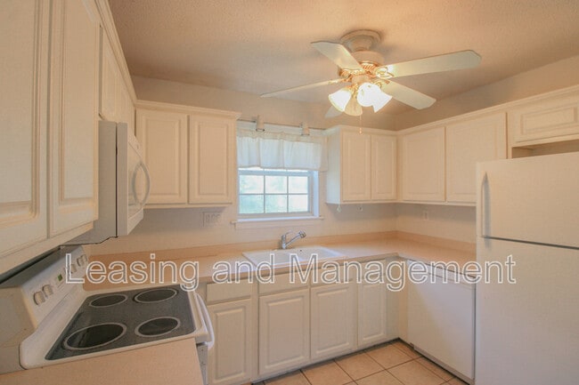 Building Photo - 516 Arlington Dr