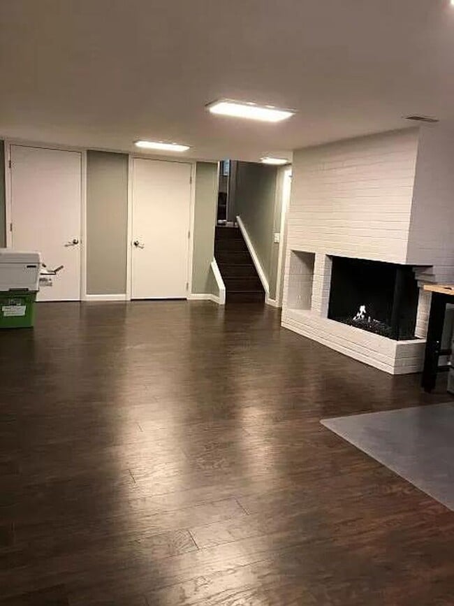 Building Photo - Charming 4-Bedroom Westlake Retreat with Prime Location and Serene Backyard Oasis