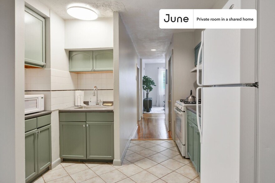 Building Photo - Room in Shared 4 bed/1 bath home in Allston