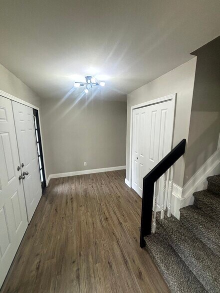 Building Photo - 29621 Fernhill Dr