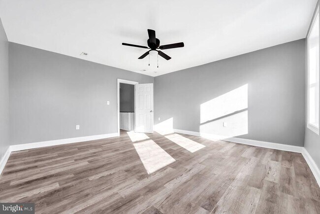 Building Photo - 606 S 52nd St