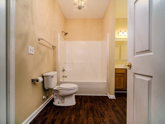 Building Photo - 7020 Somerset Springs