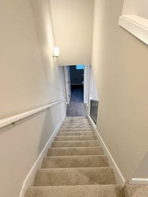 Building Photo - Stunning Tri Level 2 bed /2.5 bath Townhom...