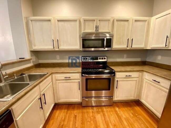 Building Photo - 7013 Red Sand Grove
