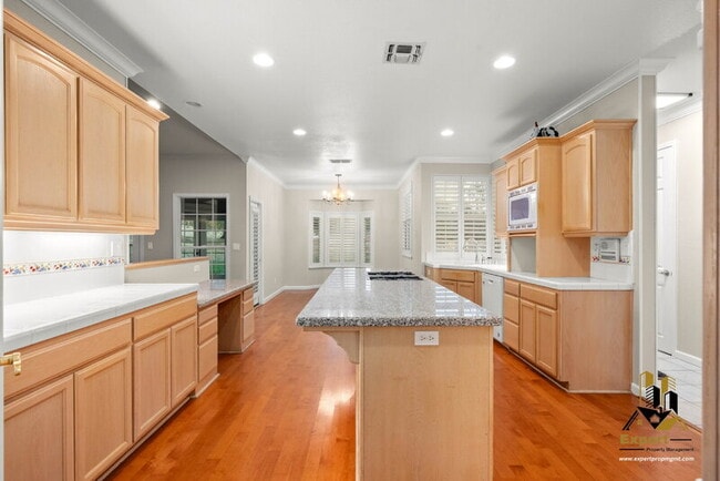 Building Photo - 5291 Bryant Rd