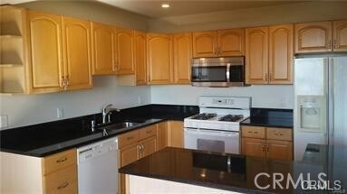Building Photo - 214 Via Robina