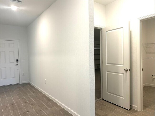Building Photo - 6637 SW 89th Loop