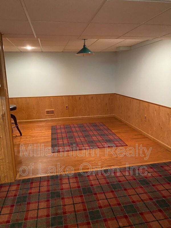 Building Photo - 2493 S Ortonville Rd