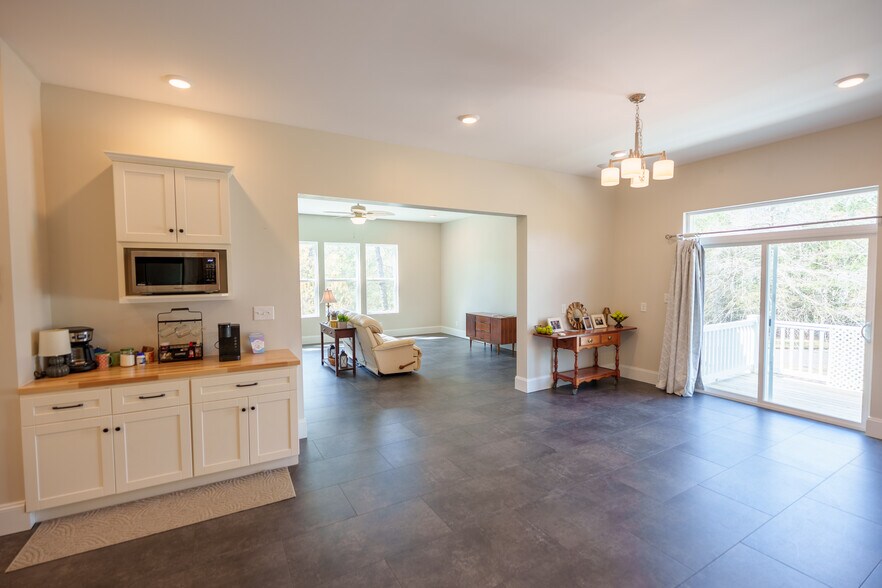 Building Photo - 60 Madison Dr