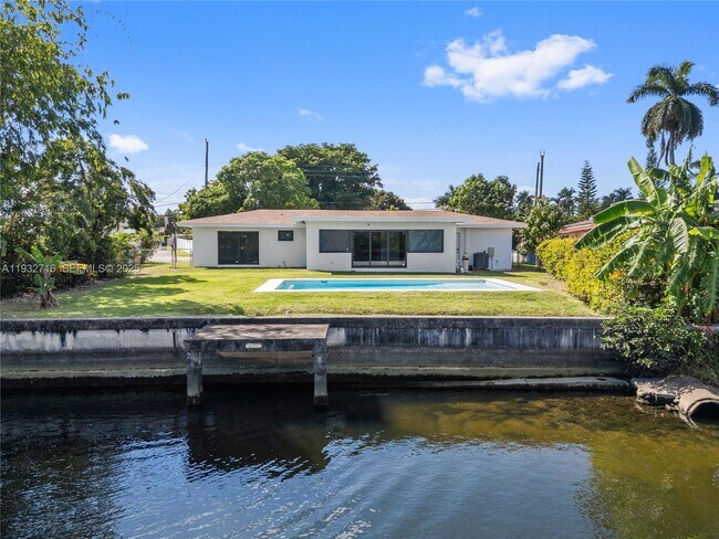 Building Photo - 317 N 31st Ave