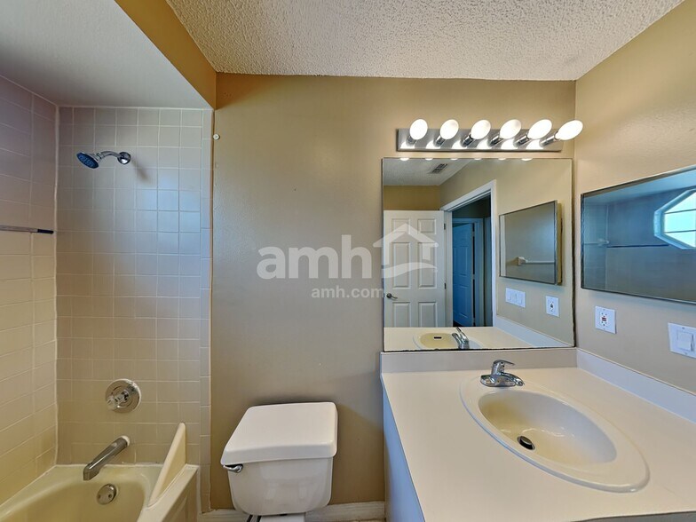 Building Photo - 3644 Becontree Pl