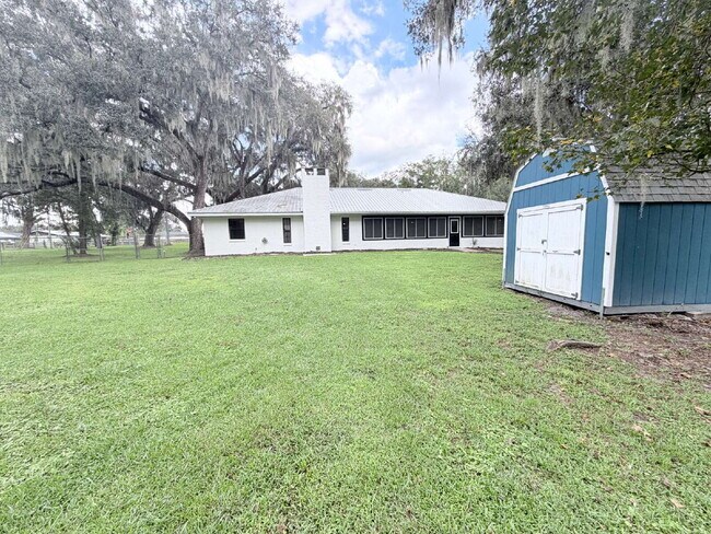 Building Photo - 2139 Parker Rd